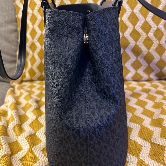 MK (MICHAEL KORS) bag - Picture 4 of 10